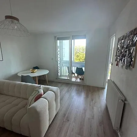 Spacieux Avec Balcon * بيربينيو