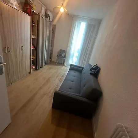 Spacieux Avec Balcon