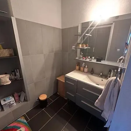 شقة Spacieux Avec Balcon *